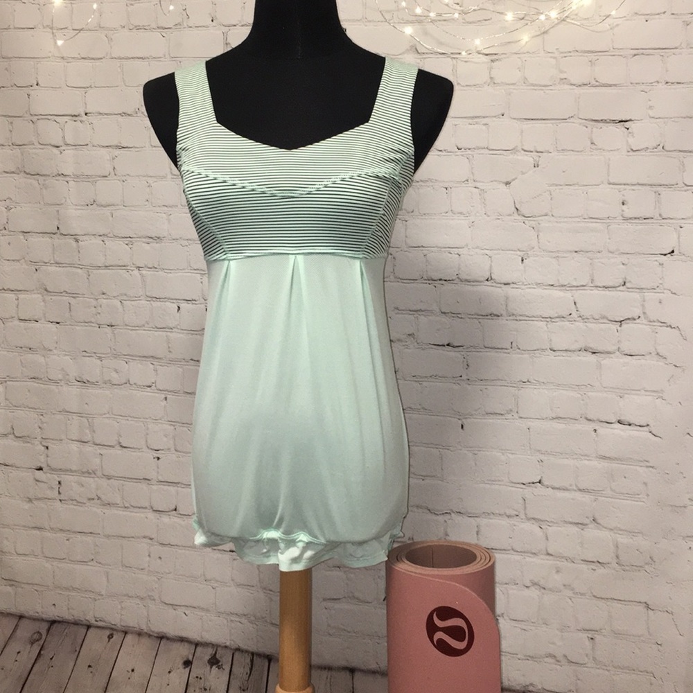 SOLD Lululemon Run: Ta Ta Topper